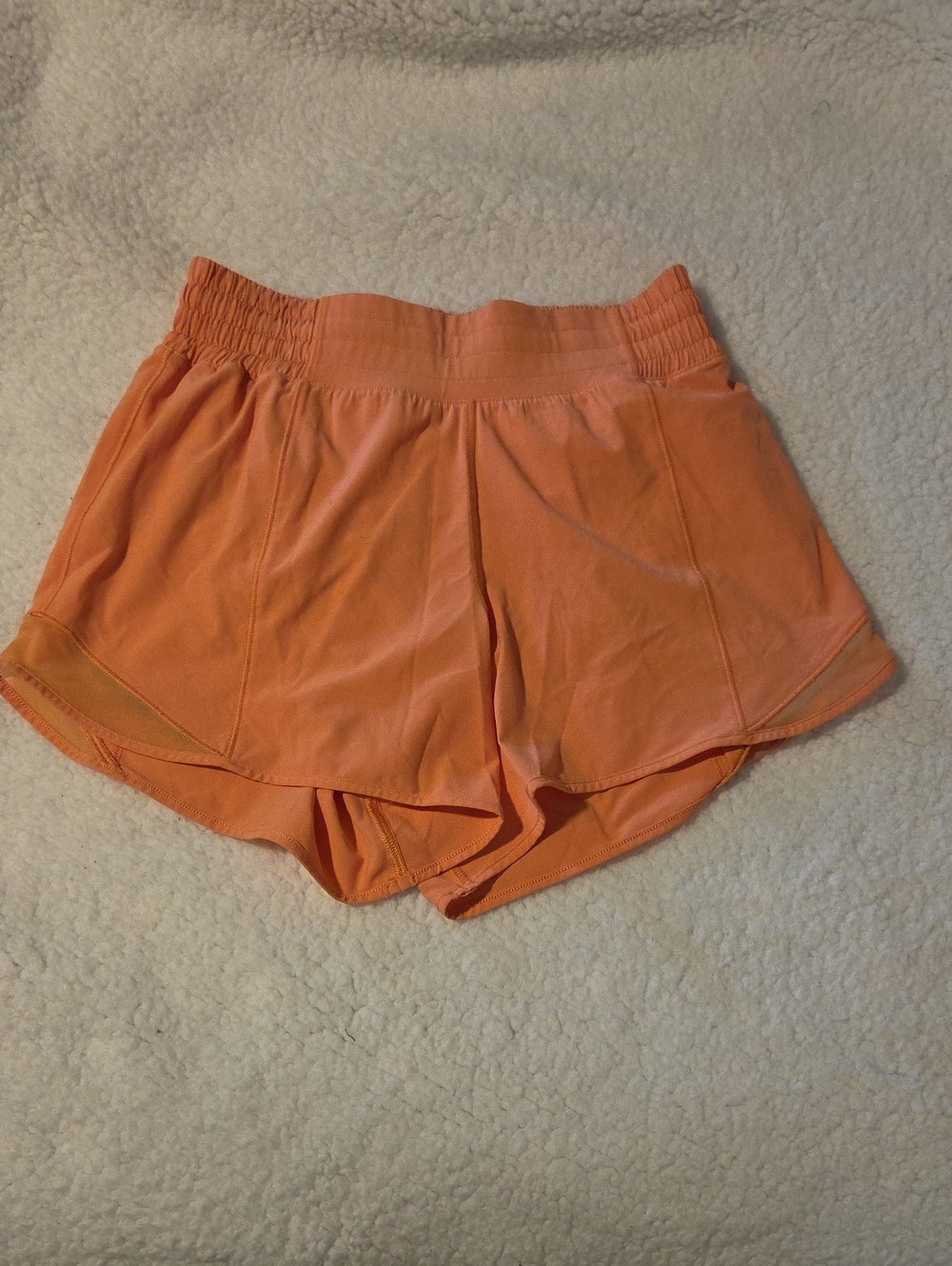 Lululemon Athletica Women's 4" Inseam Hotty Hot Shorts Size 4 - Coral